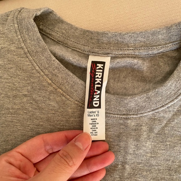 Costco Kirkland signature unisex sweater grey - Picture 4 of 4